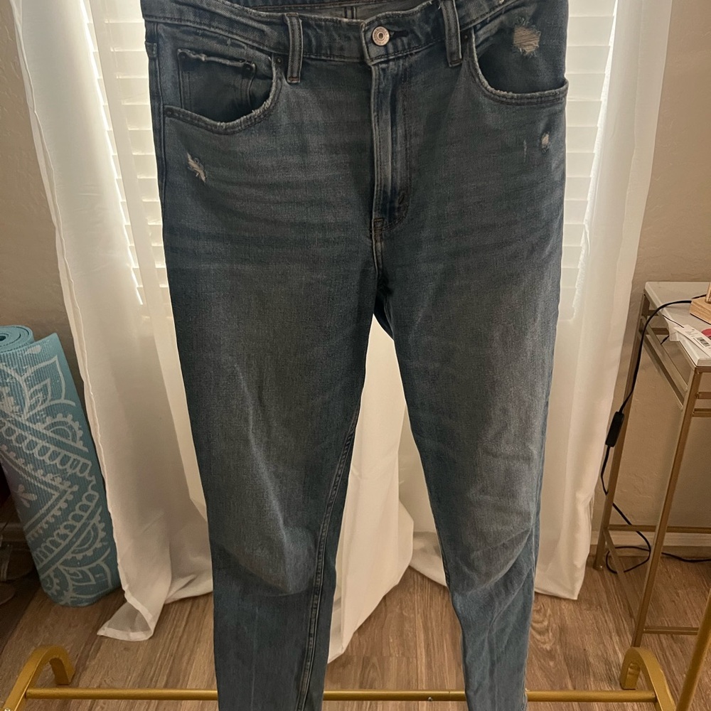 Women's Distressed Blue Jeans